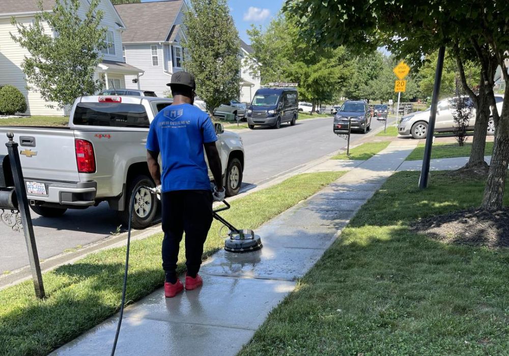 Power Washing Service Company Near Me in Riverview FL 40
